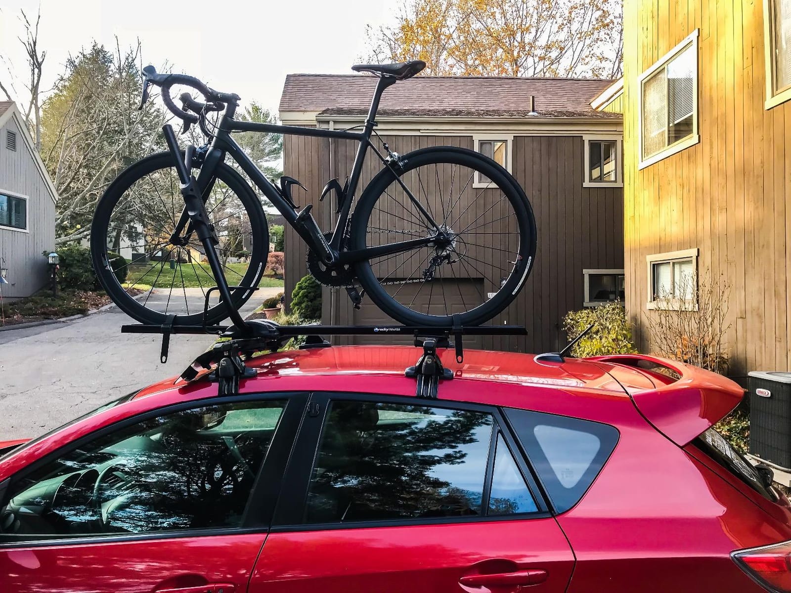 RockyMounts Tomahawk upright roof bike rack customer photo 2