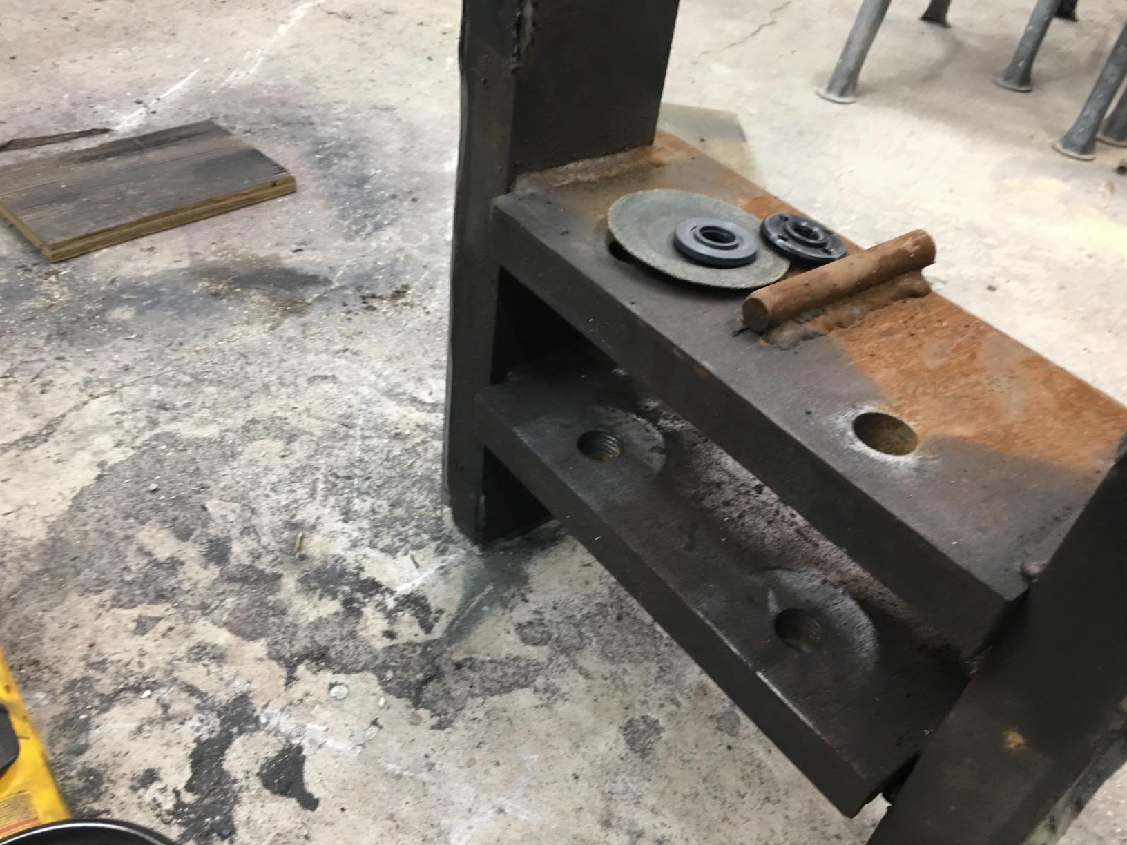 DEWALT Angle Grinder, 4.5 Inch, 11 Amp, 11,000 rpm, With Paddle Switch, Ergonomic Compact Design Grinder Tool (DWE402) customer photo 1