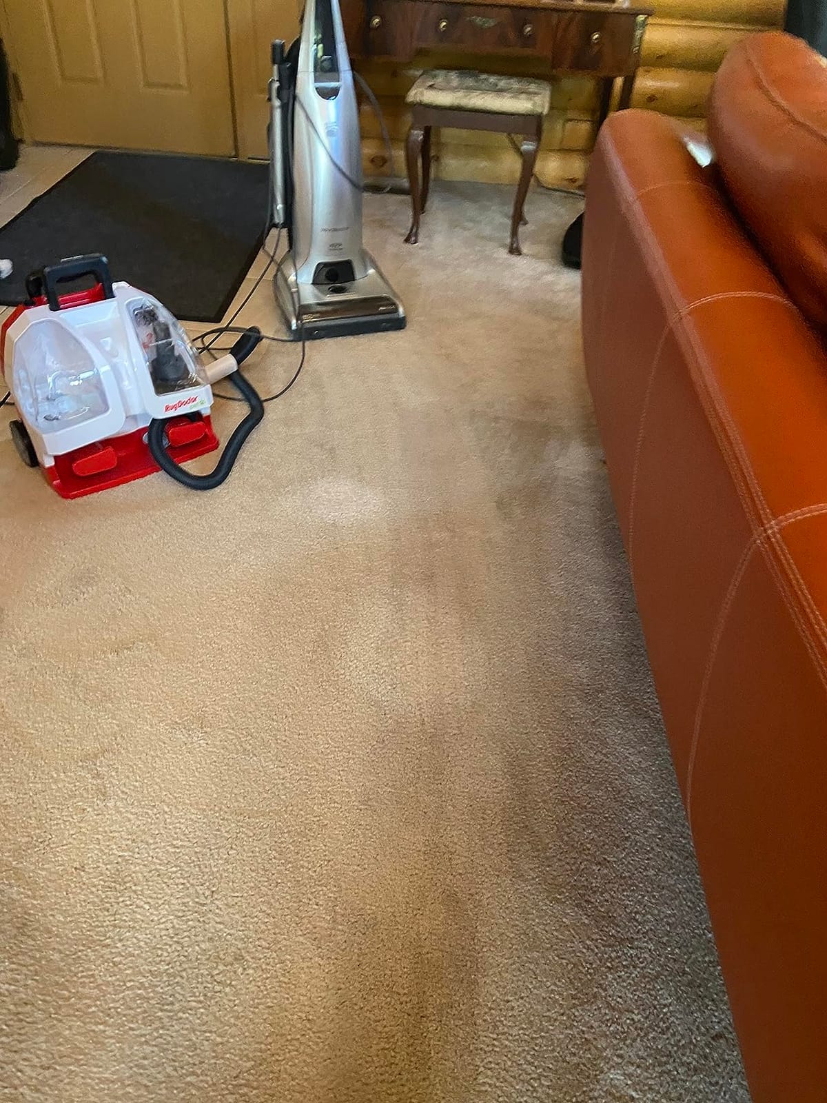 Rug Doctor Pet Portable Spot Cleaner with the Most Powerful Suction Item Highlight: Dual-Action Pet Tool Picks Up Pet Hair and Removes Stains and Odors, Wheels and Retractable Handle Makes Maneuvering Easy customer photo 1