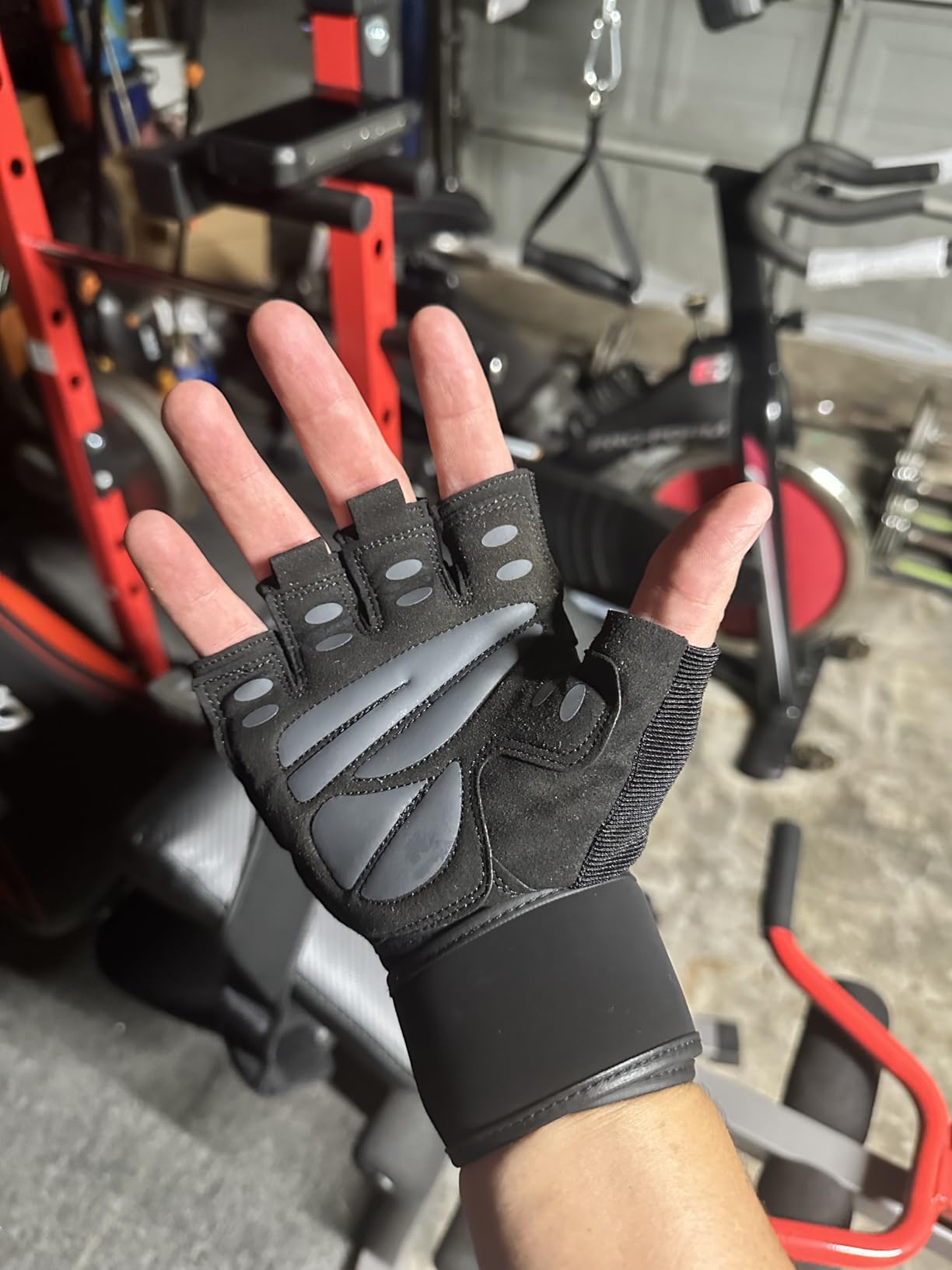 Trideer Weight Lifting Gloves for Men, Workout Gloves with Wrist Support | Full Palm Protection & Extra Grip for Weightlifting, Pull Ups, Cross Training & Fitness, Gym Accessories for Men/Women customer photo 2