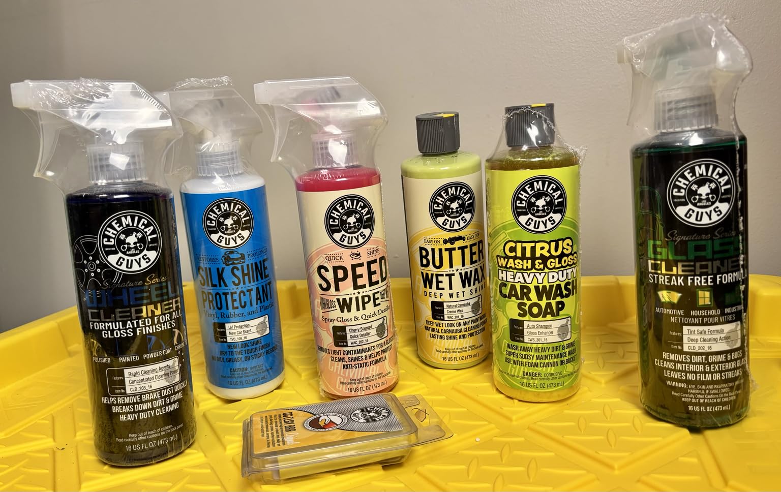 Chemical Guys, 7-Piece Starter Car Care Kit, Wash, Wax & Interior Cleaning | Six 16 oz care chemicals plus accessories for washing, waxing and interior cleaning, an all-in-one starter set customer photo 2