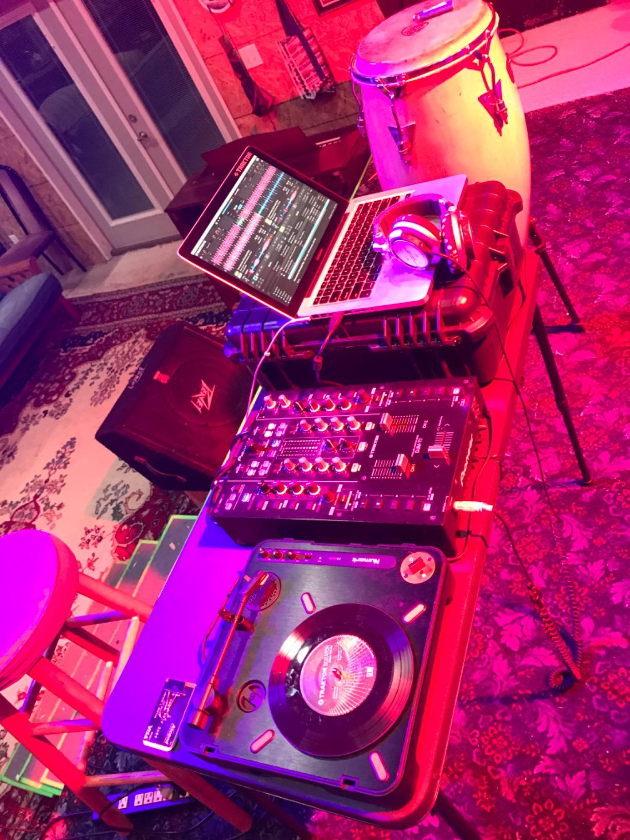 Numark PT01 Scratch Portable DJ Turntable customer photo 1