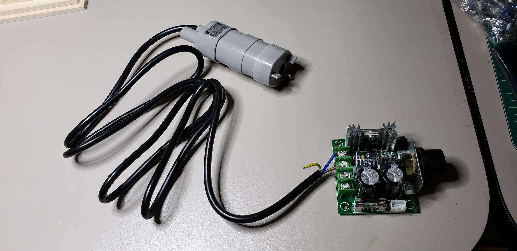 HiLetgo 5M High Head DC Water Pump Submersible Motor For Pond, Aquarium, Fish Tank Fountain 10L/Min 600L/H DC12V 1.2A customer photo 2