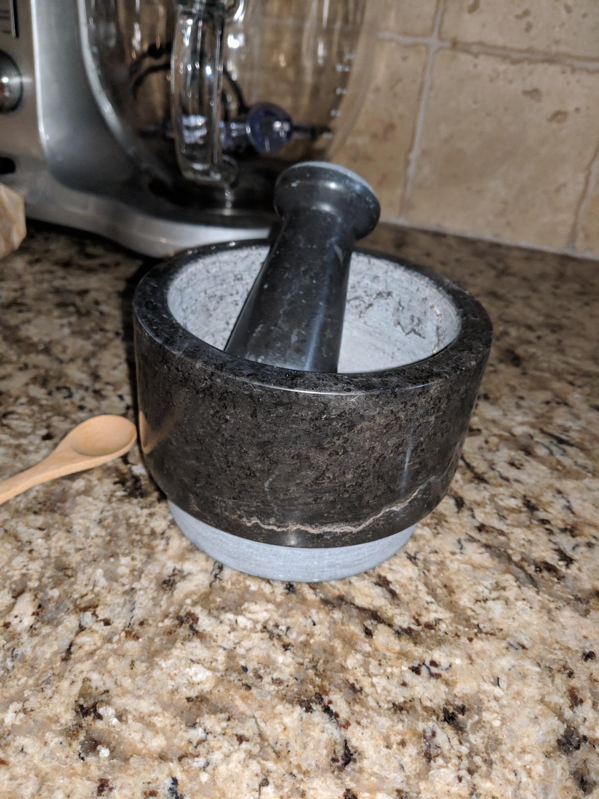 Laevo Mortar and Pestle Set - 5.5 Inch (2.1-Cup) Black Marble Molcajete Set customer photo 1