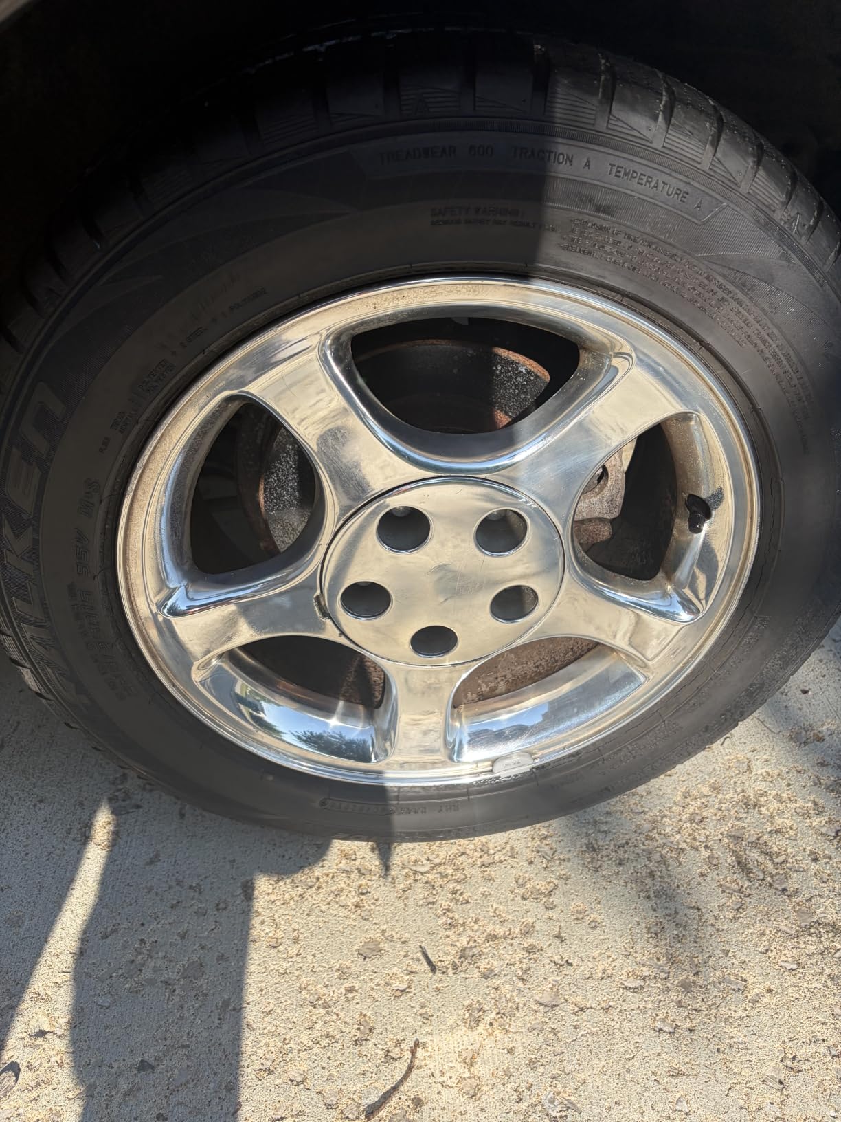 Chemical Guys, Tire Kicker Extra Glossy Tire Shine for Rubber & Trim, 16 oz | Sprayable dressing revives a deep wet look on tires, trim and bumpers, dries to the touch with no greasy sling customer photo 2
