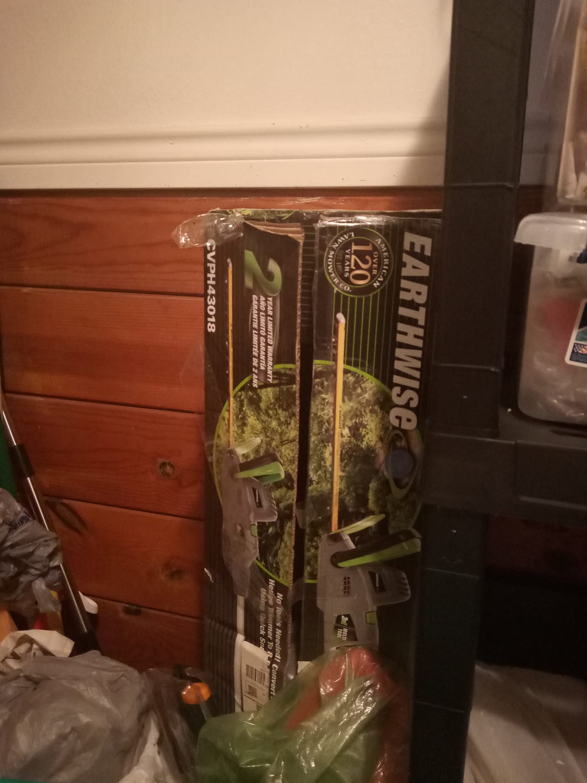 Earthwise CVPH43018 4.5-Amp 2-in-1 Convertible Pole Hedge Trimmer customer photo 1