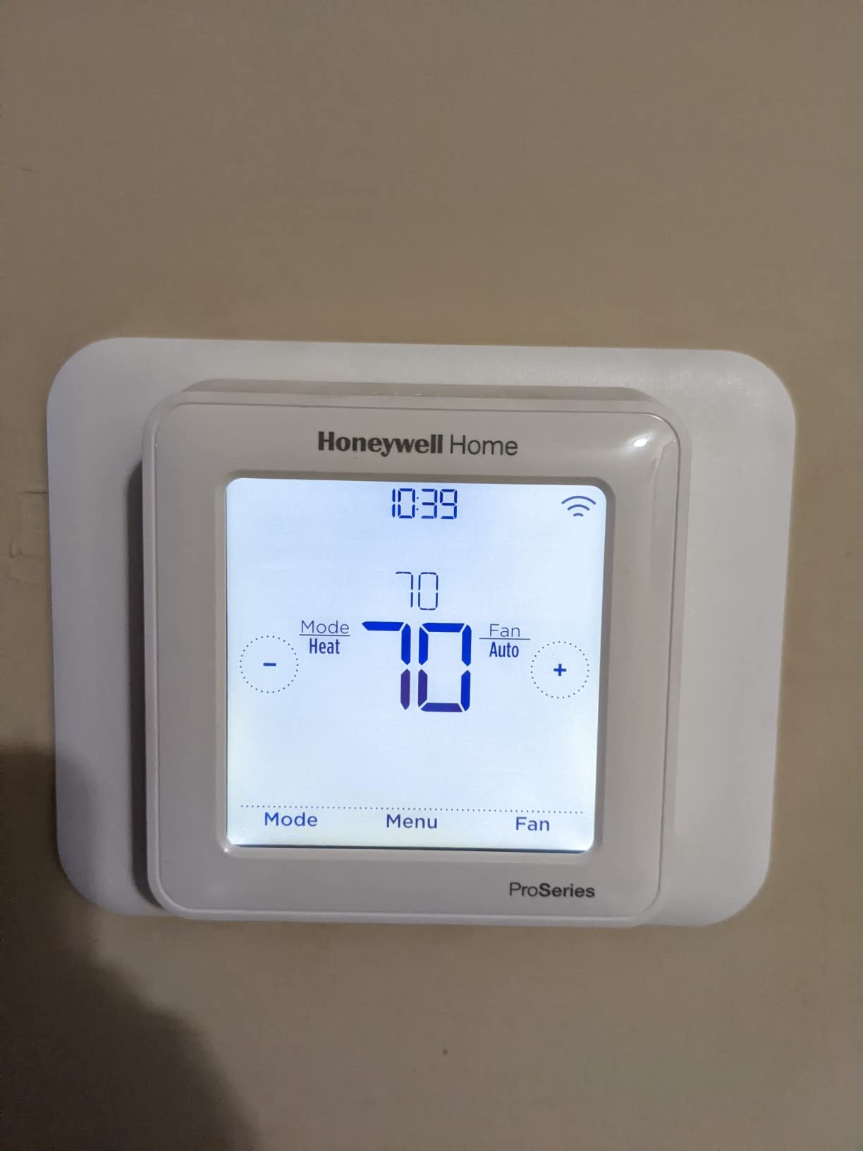 Honeywell TH6220WF2006/U Lyric T6 Pro Wi-Fi Programmable Thermostat with Stages Up to 2 Heat/1 Cool Heat Pump or 2 Heat/2 Cool Conventional customer photo 1