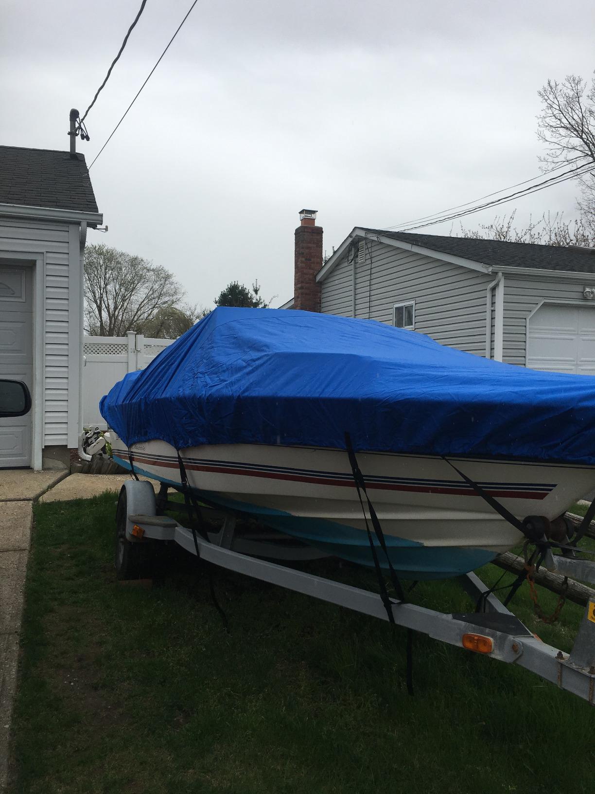 Seamander Solution-Dyed 600D Boat Cover 24'-26' – Marine Grade Waterproof V-Hull, Bass, Jon & Runabout Boat Cover up to 108