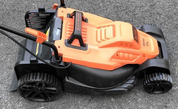 BLACK+DECKER BEMW482BH Electric Lawn Mower customer photo 1