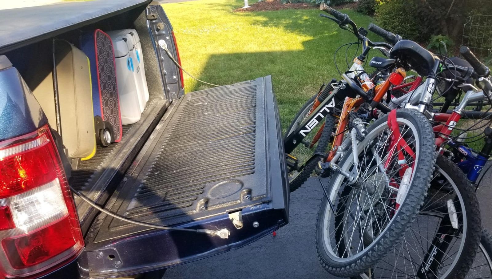 Allen Sports Deluxe Locking Quick Release 4-Bike Carrier for 2 Inch Hitch, Model 542QR, Black customer photo 1