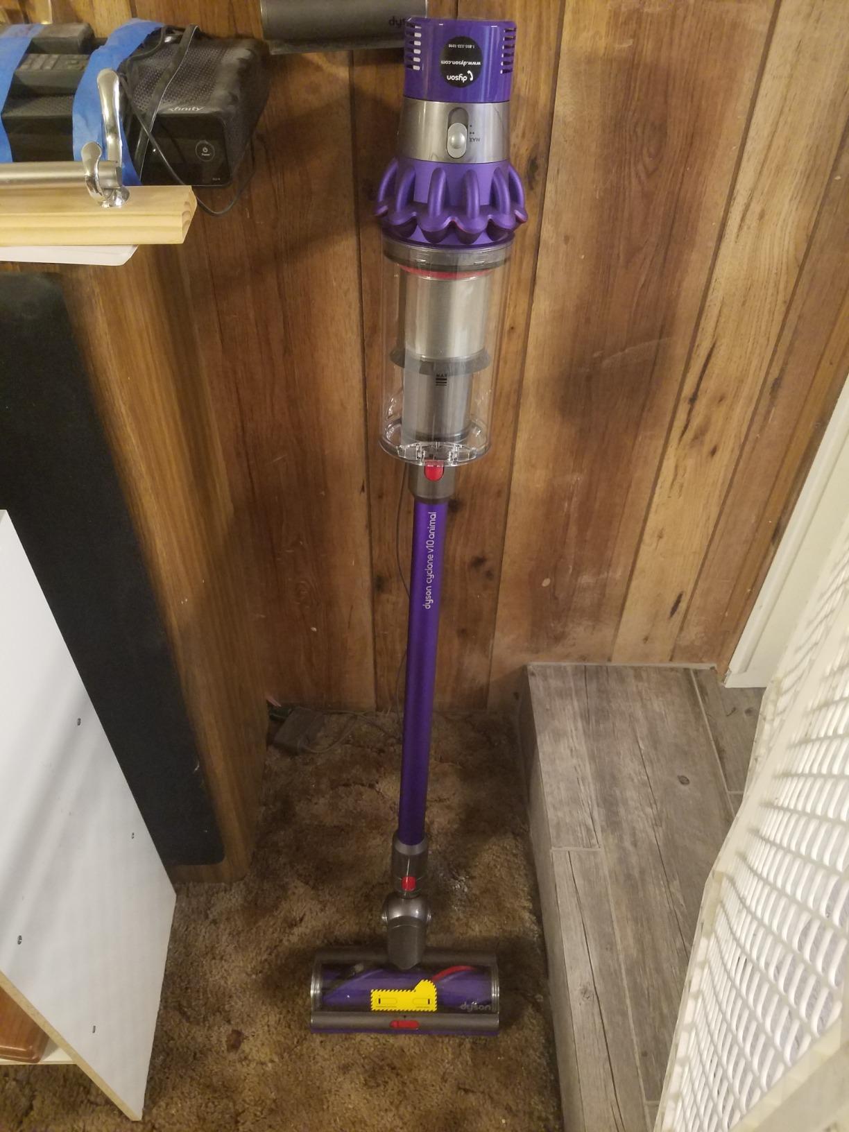Dyson V10 Cordless Stick Vacuum Cleaner: 14 Cyclones, Fade-Free Power, Whole Machine Filtration, Hygienic Bin Emptying, Wall Mounted, Up to 60 Min Runtime, Purple customer photo 2