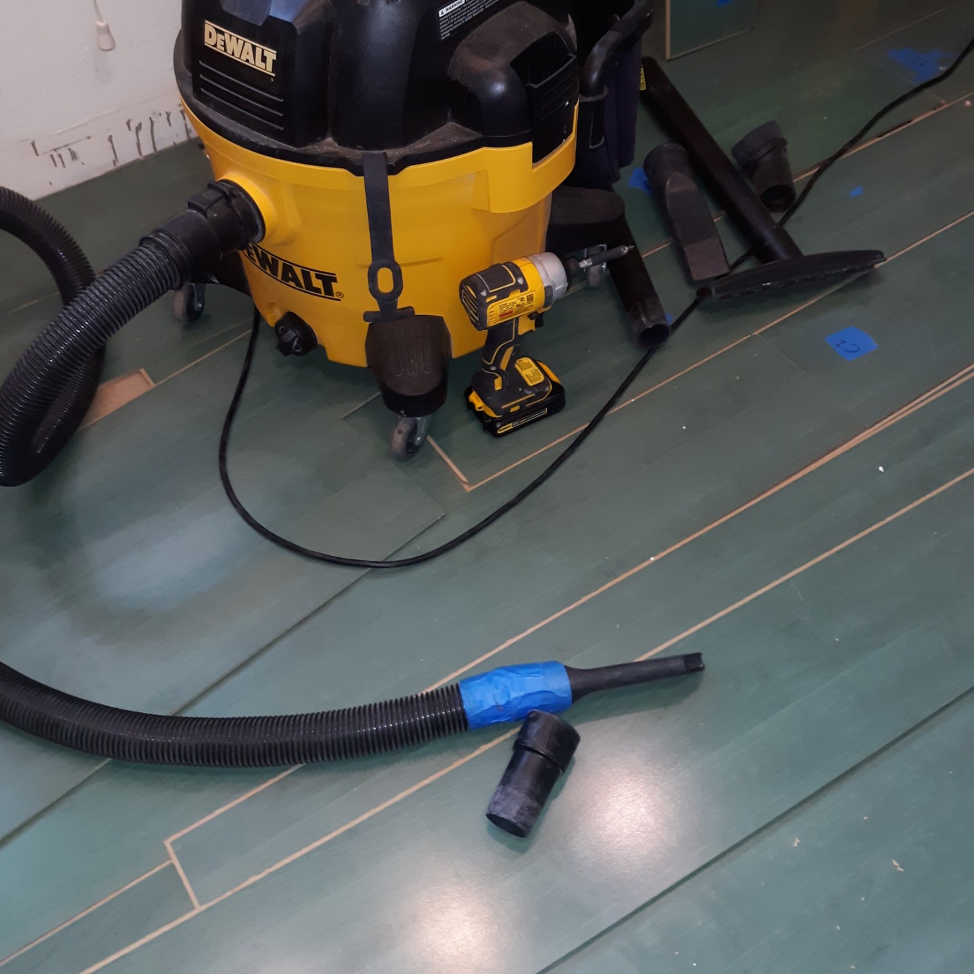 DEWALT Wet and Dry Vacuum 9 Gallon Poly Wet/Dry Vac Yellow Shop Vacuum 5 HP Strong Suction for Jobsite, Workshop 3 in 1 Multi Functions Model: DXV09P customer photo 2