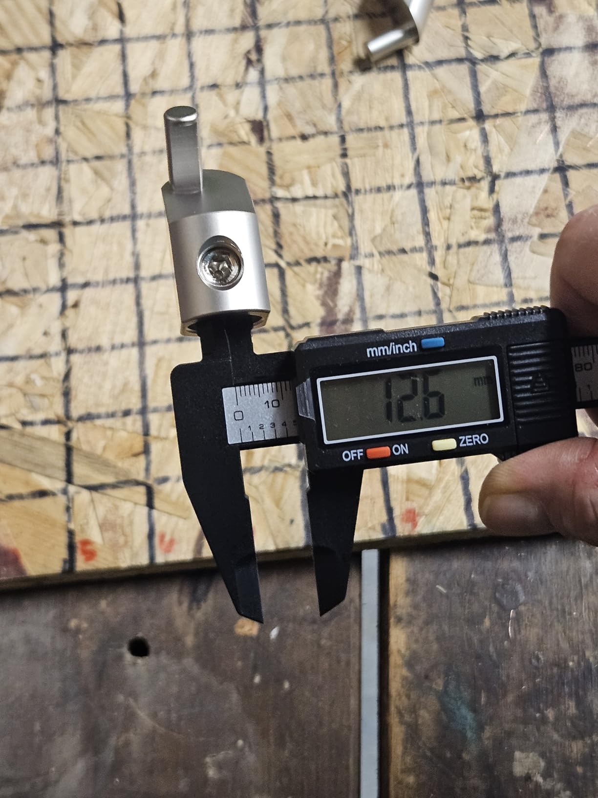 Digital Caliper, Adoric Calipers 0-6 Inch, Inch/mm Conversion, Large LCD customer photo 1