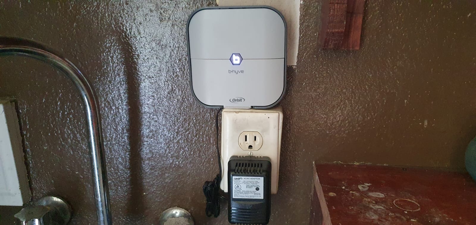 Orbit B-hyve Indoor Smart Sprinkler Controller - 8-Zone - WiFi Irrigation Controller - App Controlled Irrigation with Weather Adjustment - Easy Installation Smart Home Ready Device - 57925 customer photo 1