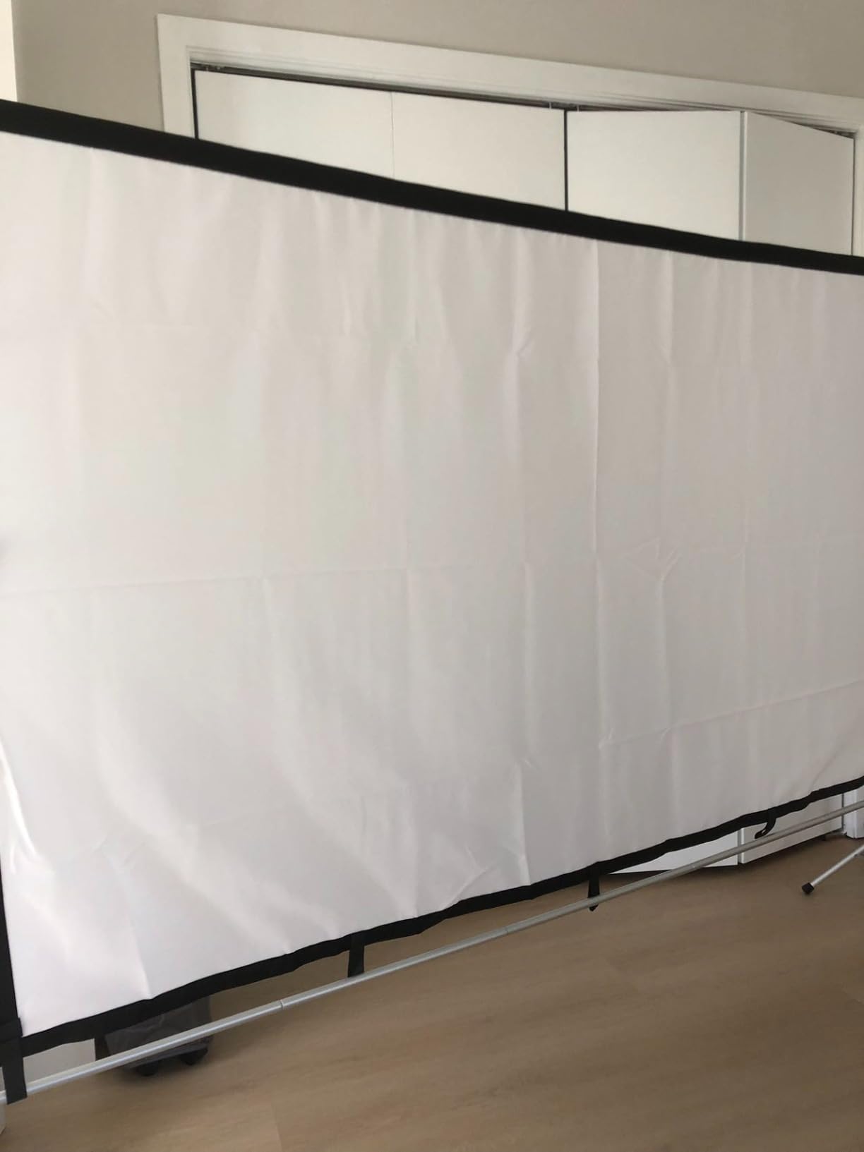 100 Inch Projector Screen with Stand, Movie Projector Screen Indoor/Outdoor Front/Rear 16:9 4K HD with Carry Bag, Movie Screen for Home, Backyard, Camping Theater customer photo 2