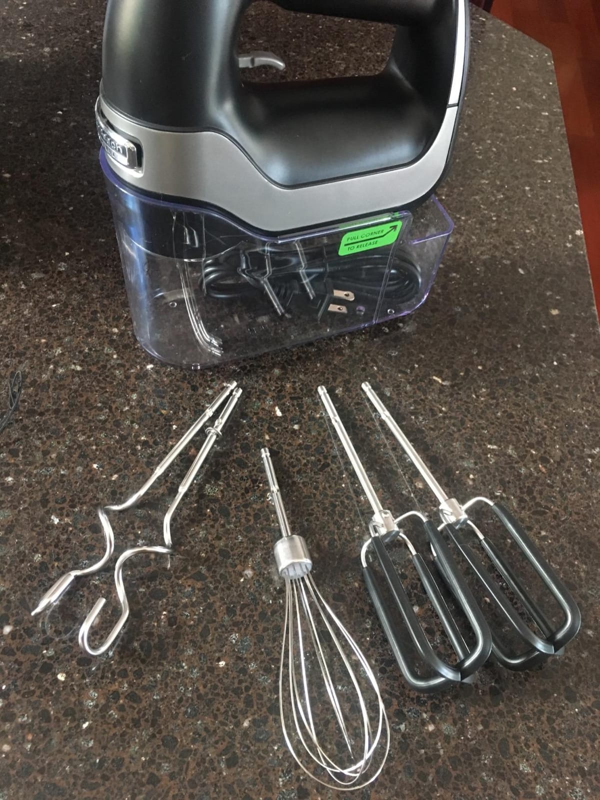 Hamilton Beach Professional 7-Speed Digital Electric Hand Mixer with High-Performance DC Motor, Slow Start, Snap-On Storage Case, SoftScrape Beaters, Whisk, Dough Hooks, Matte Black customer photo 1