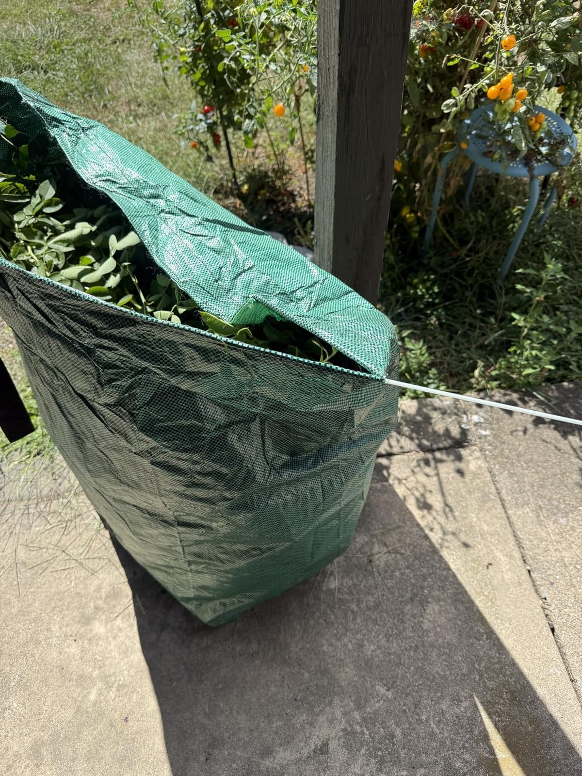 Gardzen 2 Pack 53 Gallon Dustpan Style Yard Waste Bags Reusable customer photo 1