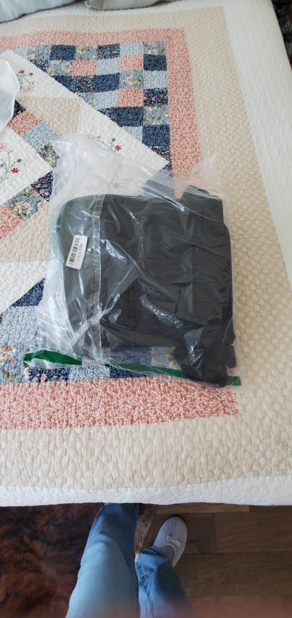 MATEIN Garment Bag for Travel, Large Carry on Garment Bags for Business | Waterproof, Hanging Suit Luggage Bag, For Men Women, Wrinkle Free Suitcase, Cover for Shirts Dresses Coats, Strap, Black customer photo 1
