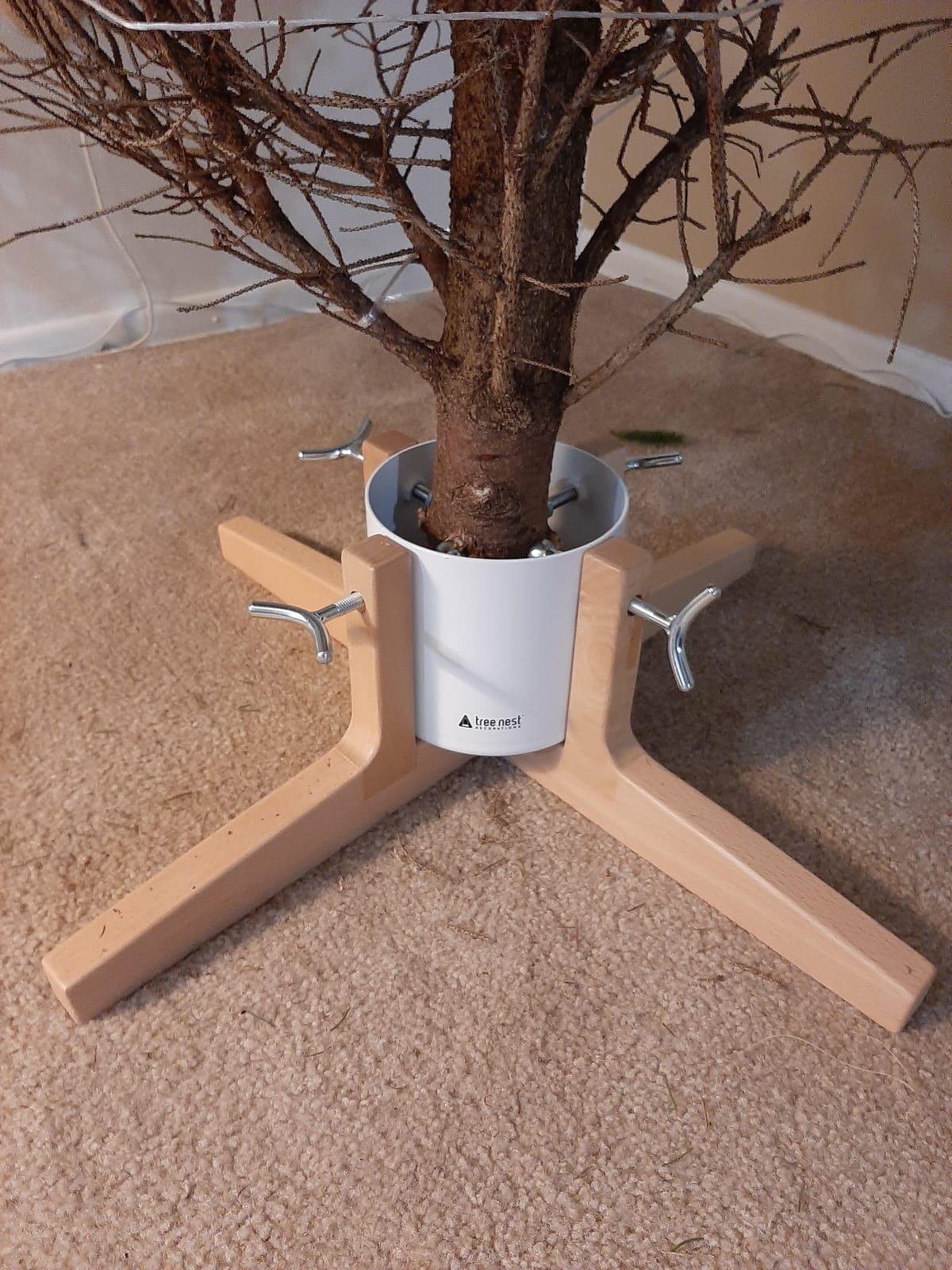 Tree Nest Christmas Tree Stand Base for 7ft Real Tree Sliver Christmas Tree Holder Stable for Xmas Tree Decoration Rustic (White,Medium) customer photo 1
