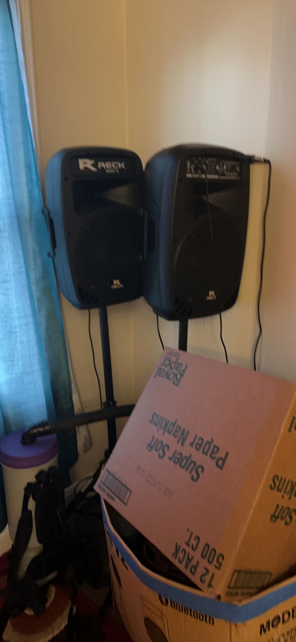 PRORECK Dance 12 Portable 12-Inch 1000 Watts 2-Way Powered PA Speaker System Combo Set with Bluetooth/USB/SD Card Reader/FM Radio/Remote Control/Speaker Stand for Party DJ Wedding Meeting customer photo 1