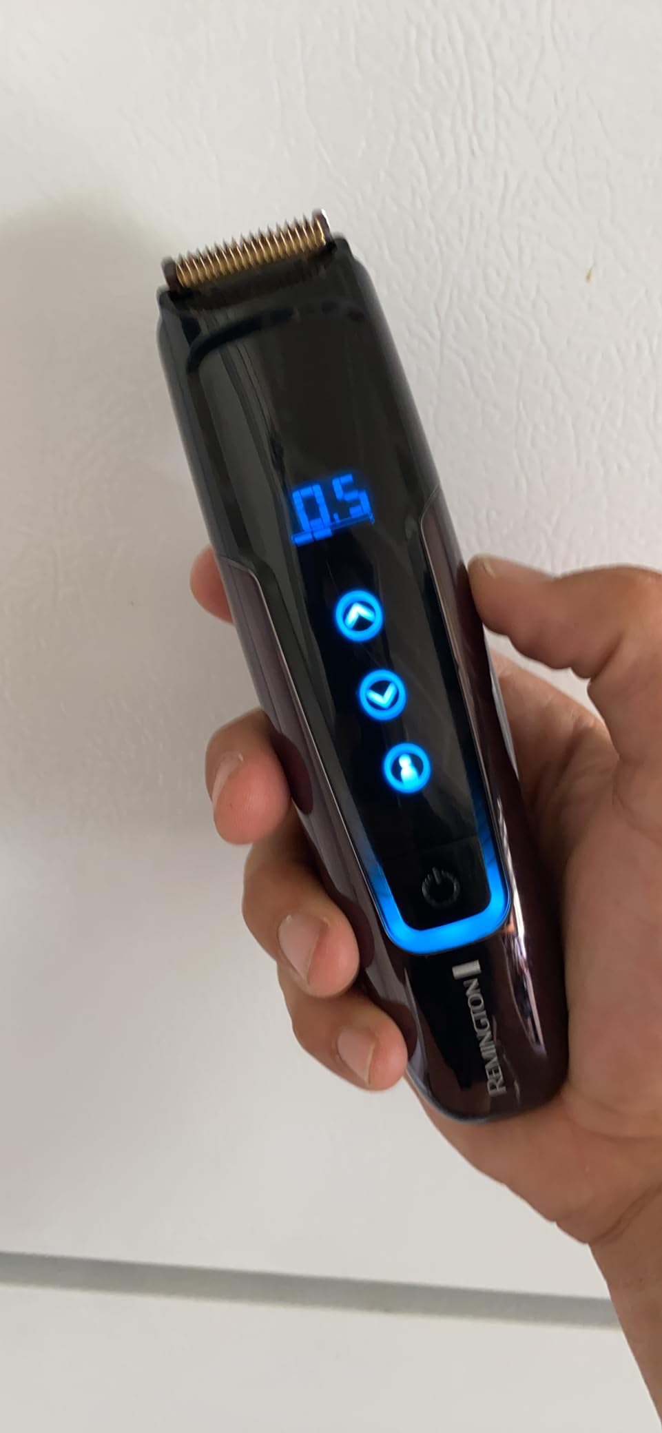 Remington MB4700 Smart Beard Trimmer with Memory Settings and Digital Touch Screen, Rechargeable for Cordless Use customer photo 1