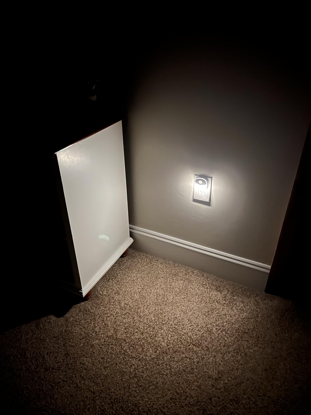 AUVON Plug-in Night Light, Motion Sensor and Dusk to Dawn Sensor, 4 Packs, Mini Warm White LED Nightlight with 1-50 lm Adjustable Brightness for Bedroom, Bathroom, Hallway, Kitchen, Garage, Baby Care customer photo 1