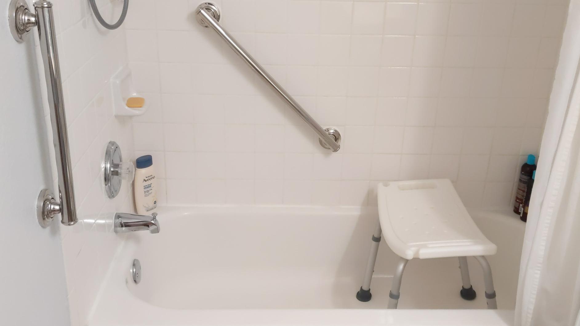 Vaunn Tool-Free Assembly Adjustable Shower Chair Spa Bathtub Seat Bench with Removable Back, Aluminum, White customer photo 2