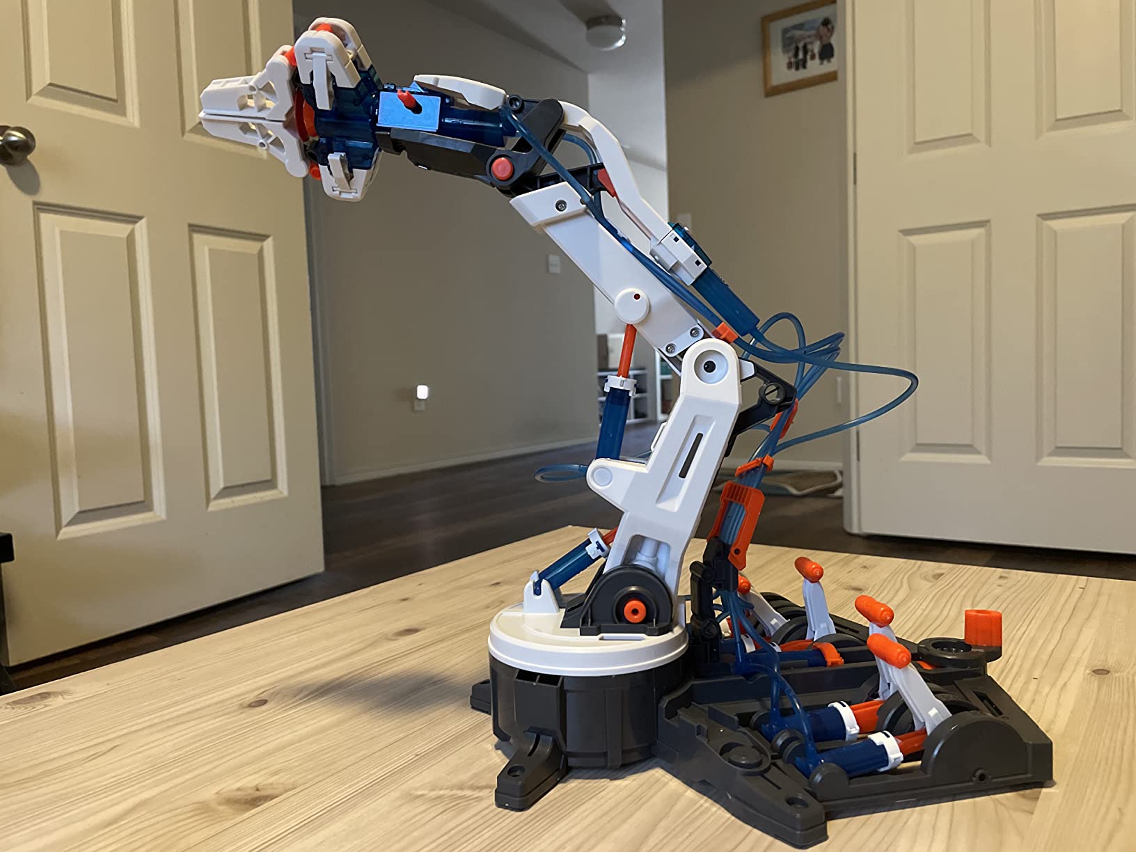 TEACH TECH Hydrobot Arm STEM Hydraulic Building Toy for Kids Ages 12+ customer photo 2