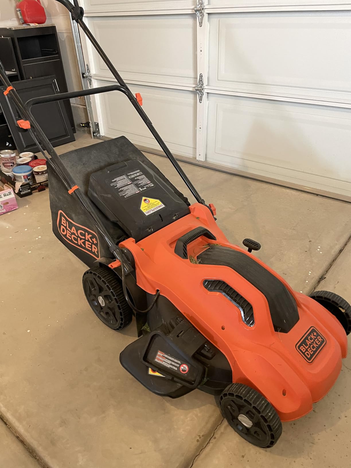 BLACK+DECKER Electric Push Lawn Mower, Corded, 13 Amp, 20-Inch Cutting Deck, 6 Setting Height Adjustment, Compact Storage, Collection Bag (BEMW213) customer photo 1