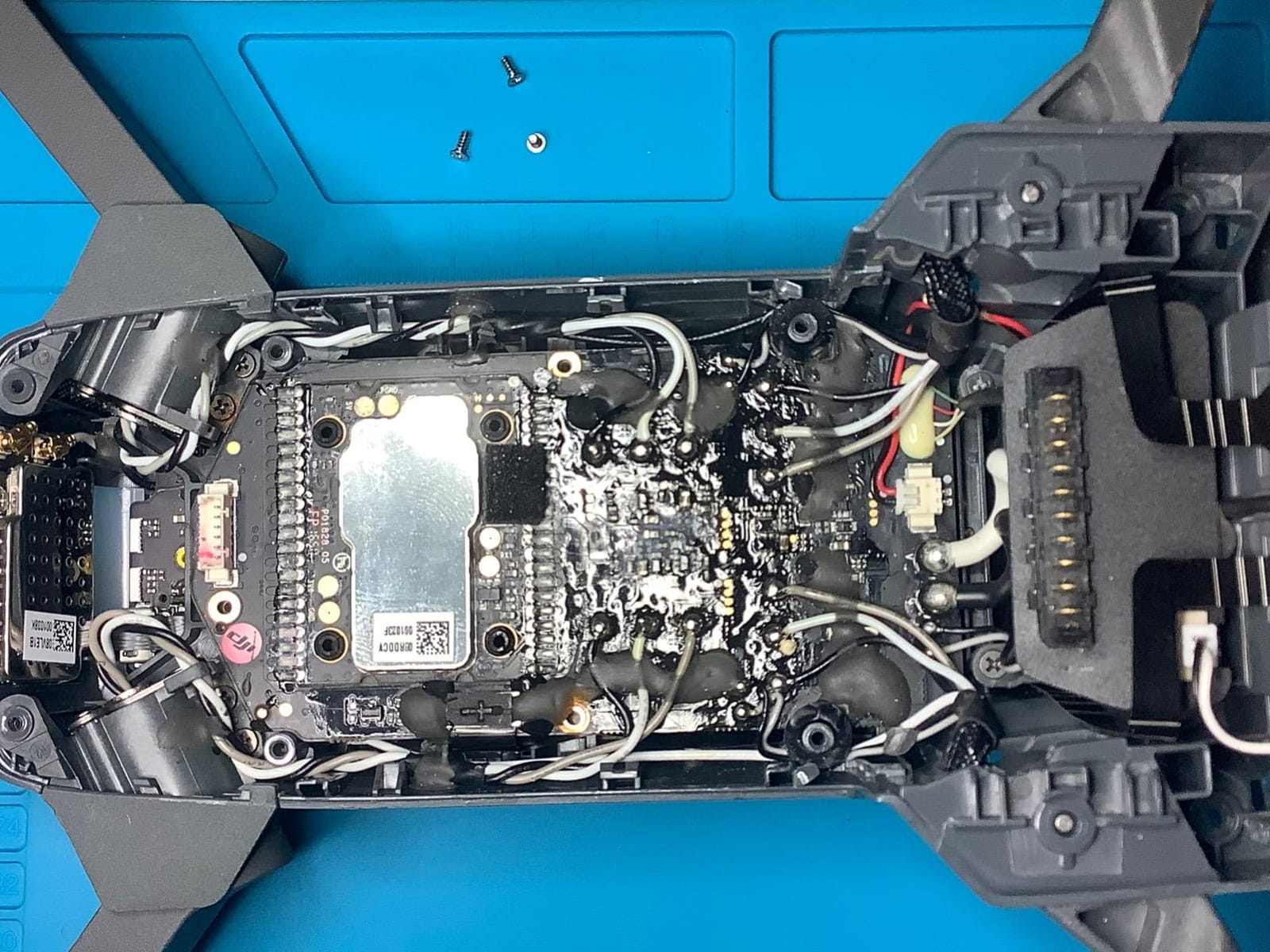 YIHUA 995D+ 2 in 1 Hot Air Rework and Soldering Iron Station with 3 Memories, Large LCD Screen Display, Cool/Hot Air Conversion, Sleep Mode, F /C customer photo 2