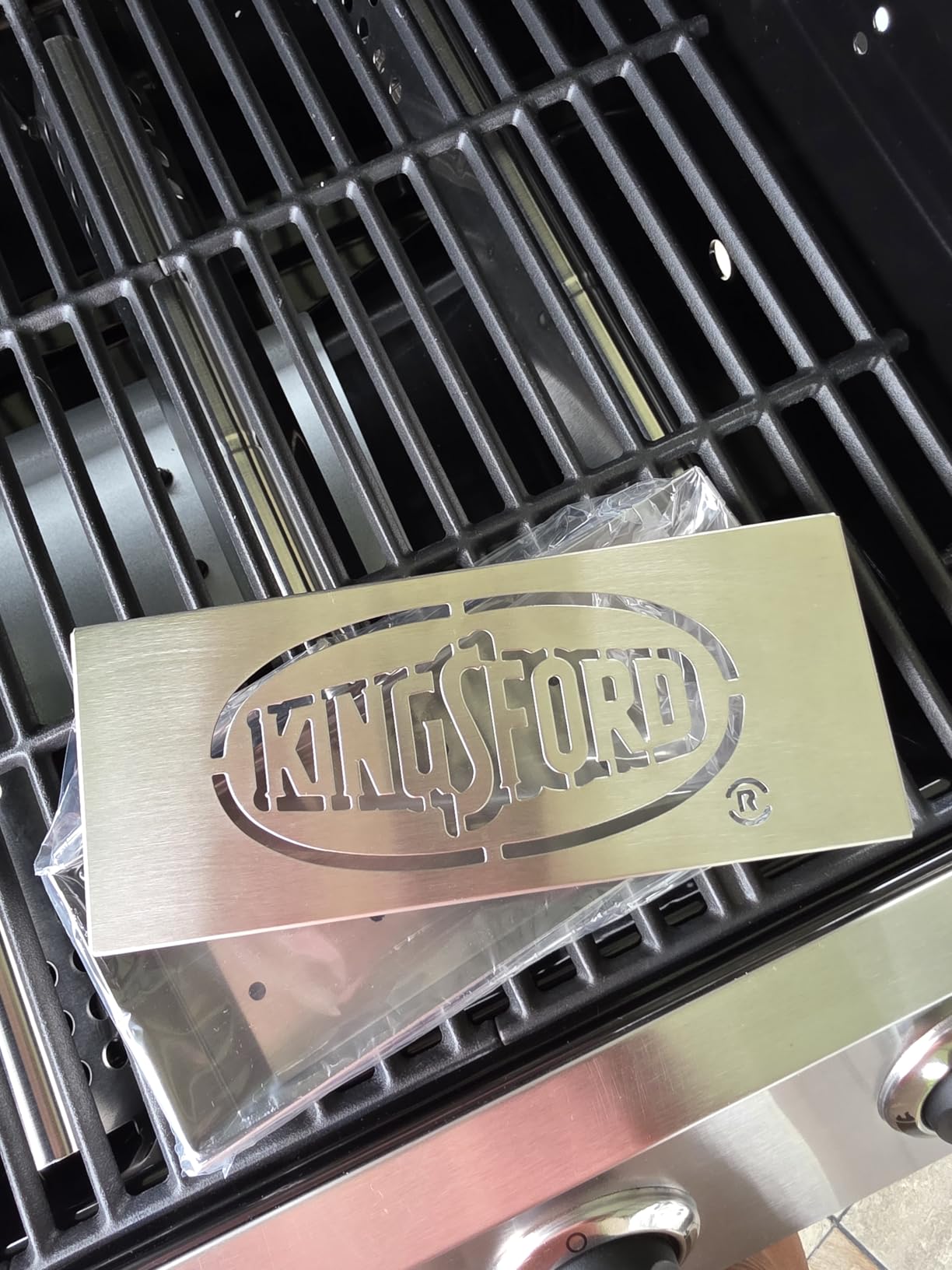 Kingsford Stainless Steel Wood Chip Smoker Box, 9.05 x 3.74 x 1.57 in customer photo 1