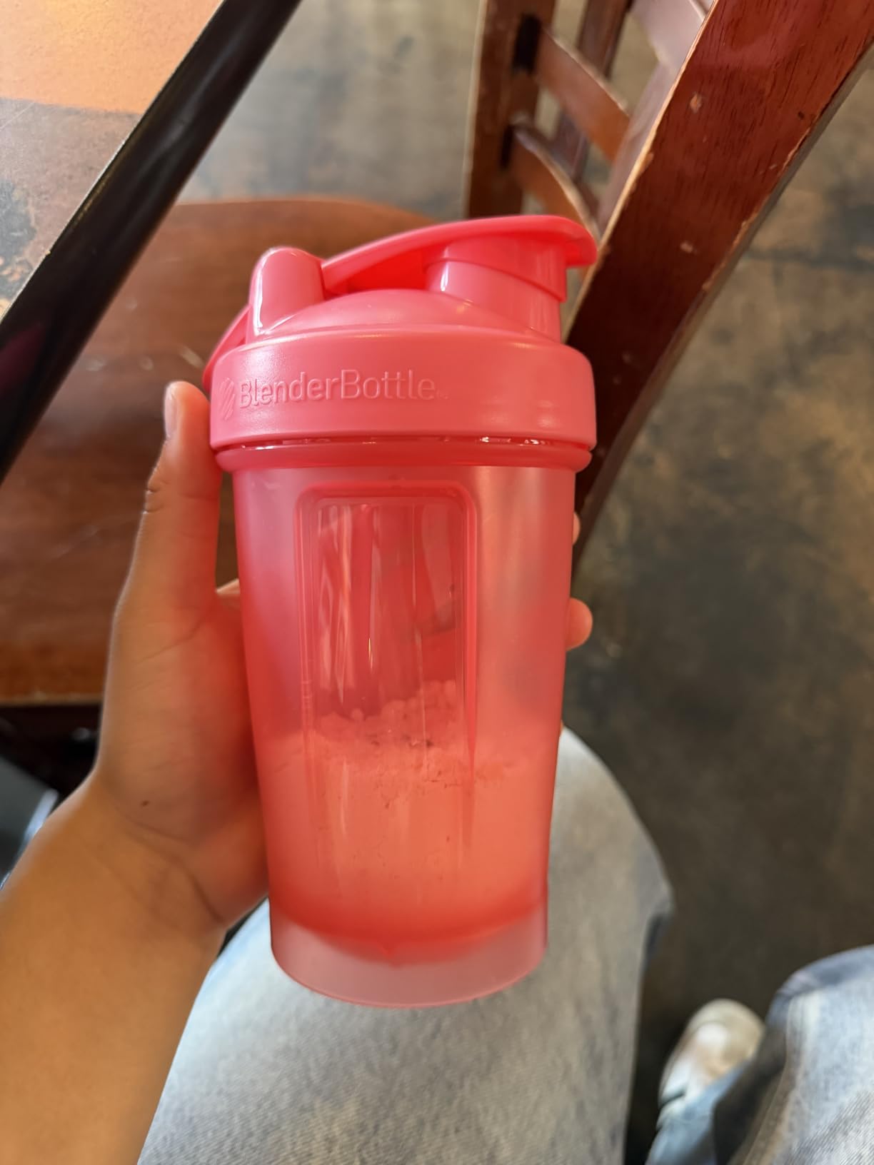 BlenderBottle Classic V2 Plastic Shaker Bottle 28 oz Clear/Black customer photo 2