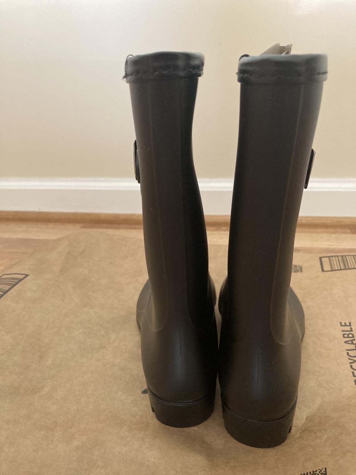 Evshine Women's Mid Calf Rain Boots Waterproof Garden Wellies with Buckle | Lightweight, Non-Slip, Ideal for Gardening, Farm Work, Rainy Days, Comfort Fit customer photo 1