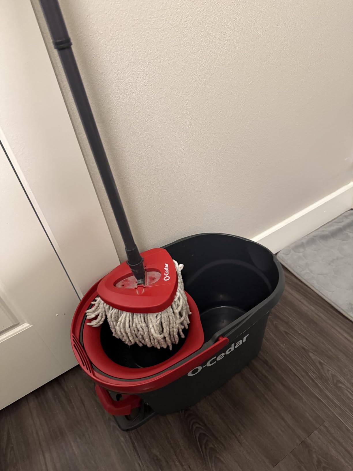 O-Cedar EasyWring Microfiber Spin Mop & Bucket Floor Cleaning System + 2 Extra Refills, Red/Gray customer photo 1