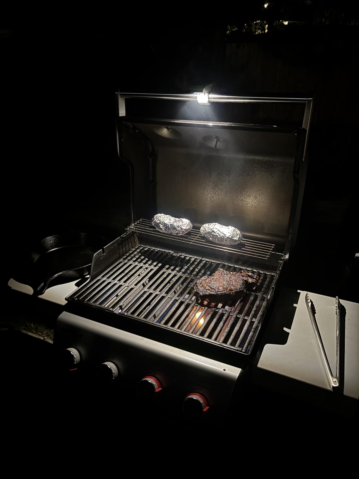Weber® LED Grill ’N Go Light for Grill Handle customer photo 1