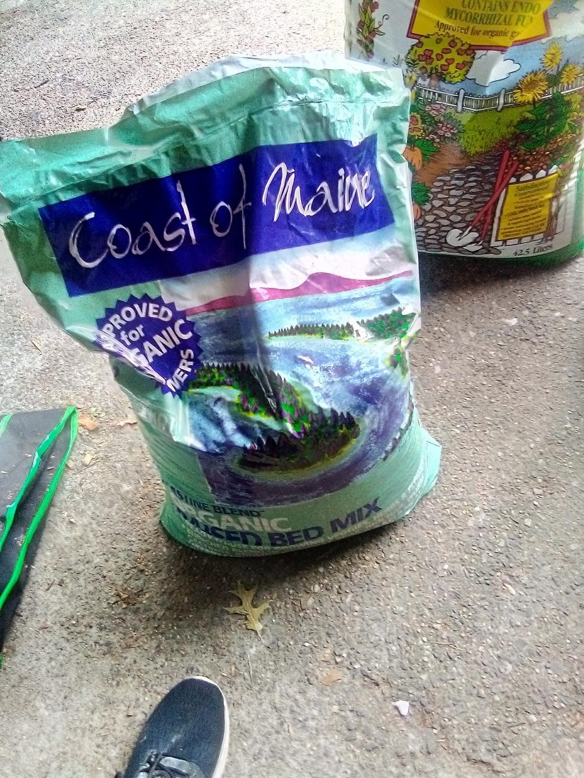 Coast of Maine Organic & Natural Castine Blend Soil - Nutrient-Rich Garden Soil w/Mycorrhizae, Biochar - Enhanced Drainage & Aeration - for Raised Bed Gardening & Container Gardening (2 cu ft) customer photo 1