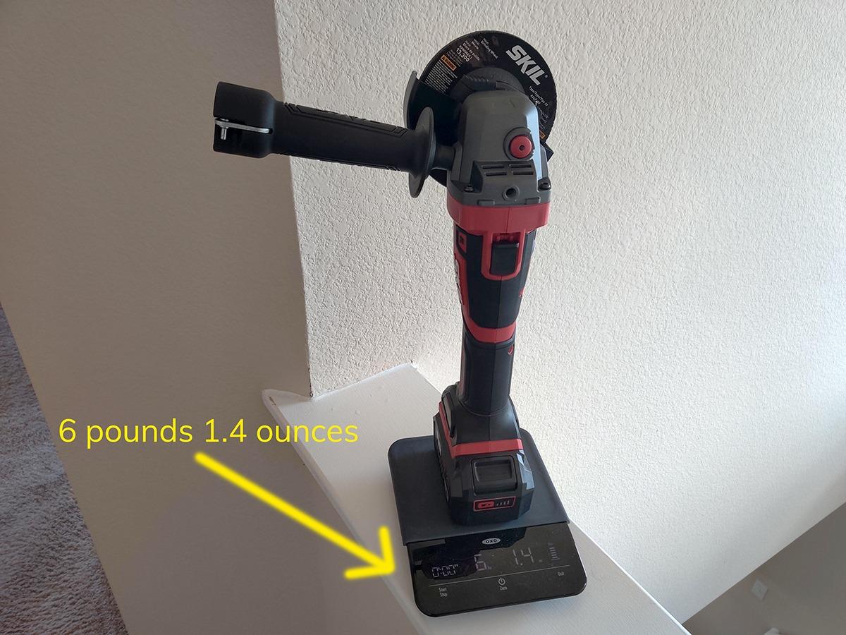 SKIL PWR CORE 20 Brushless 20V 4-1/2-Inch Angle Grinder Kit, Includes 5.0Ah Battery, PWRJump Charger and PWRAssist USB Adapter - AG2907-1A customer photo 1
