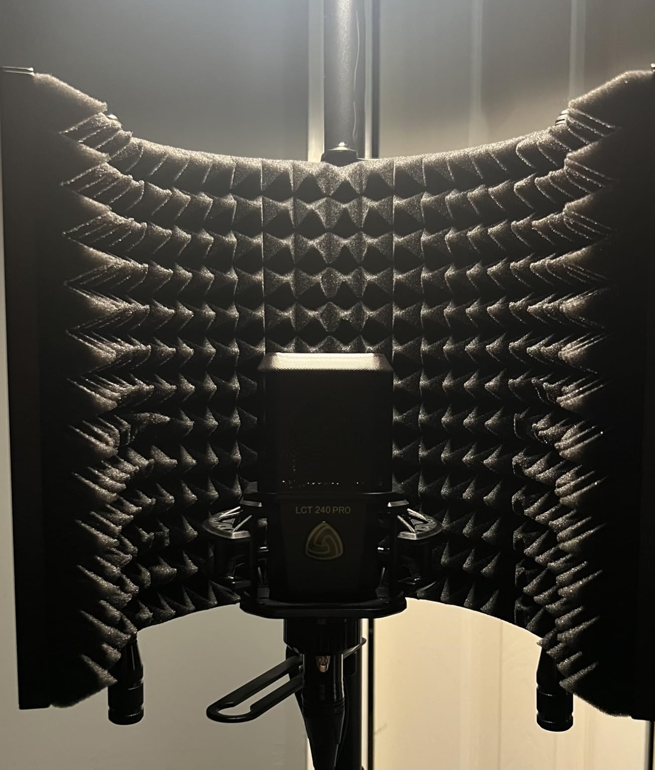 Professional Studio Recording Microphone Isolation Shield, Pop Filter,High density absorbent foam is used to filter vocal. Suitable for Blue Yeti and other condenser microphones (AO-504 With Stand) customer photo 1