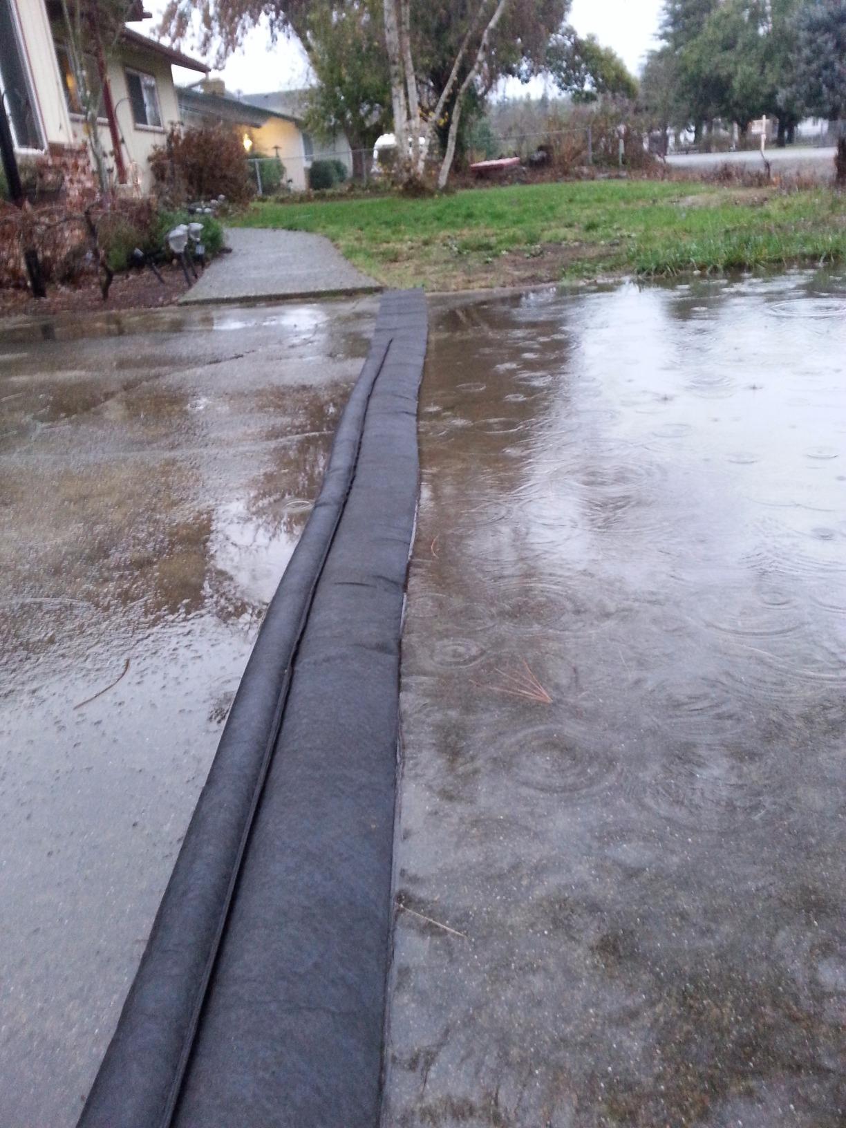 Quick Dam Water Activated Flood Barriers, 17ft, 5 Pack customer photo 2