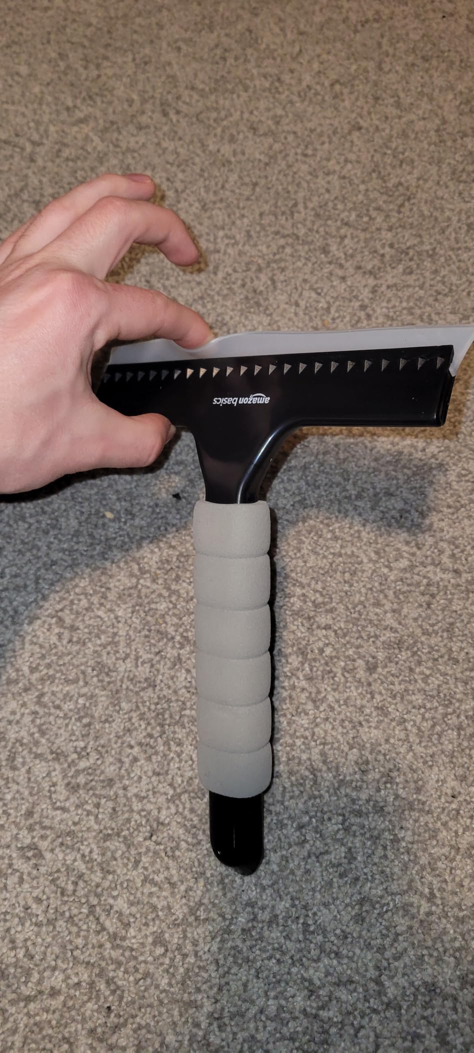Amazon Basics All-Purpose Window Squeegee with Handle for Car Windshield, Shower, Glass, Mirror Cleaning, Silicone Rubber Blade, Streak-Free Results, Lightweight, Black, 8-inch customer photo 1