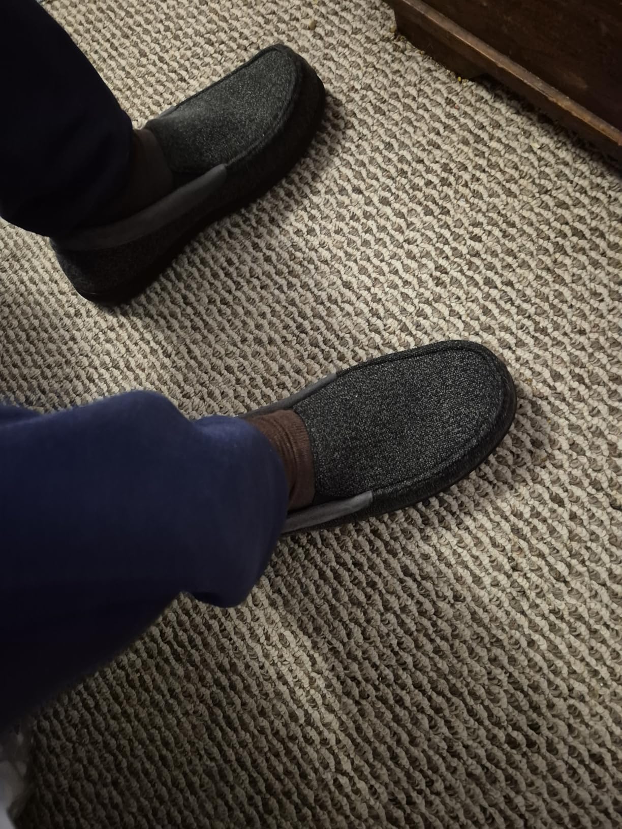 ULTRAIDEAS Men's Breathable Moc Slippers Memory Foam customer photo 1
