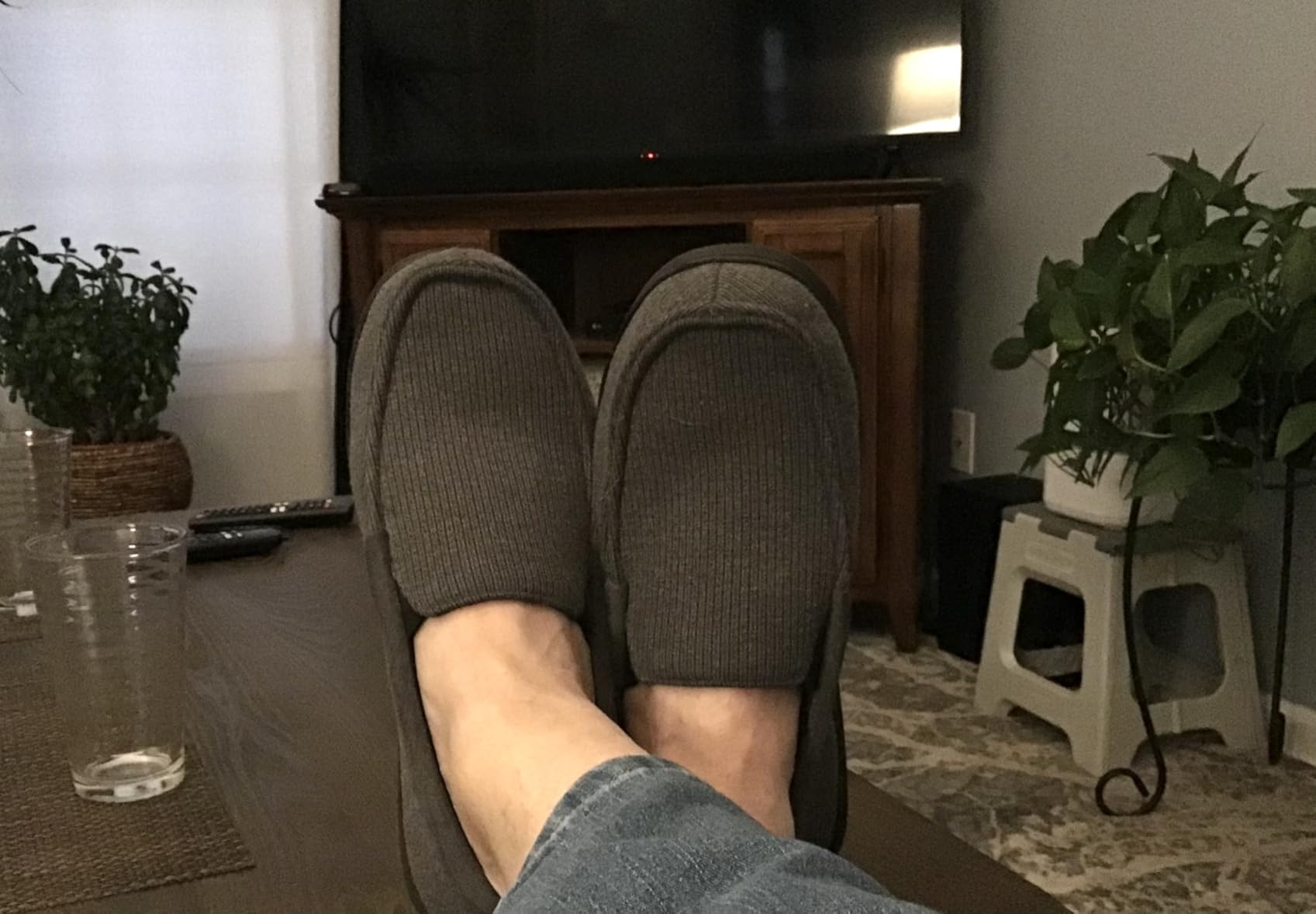ULTRAIDEAS Men's Breathable Moc Slippers Memory Foam customer photo 2