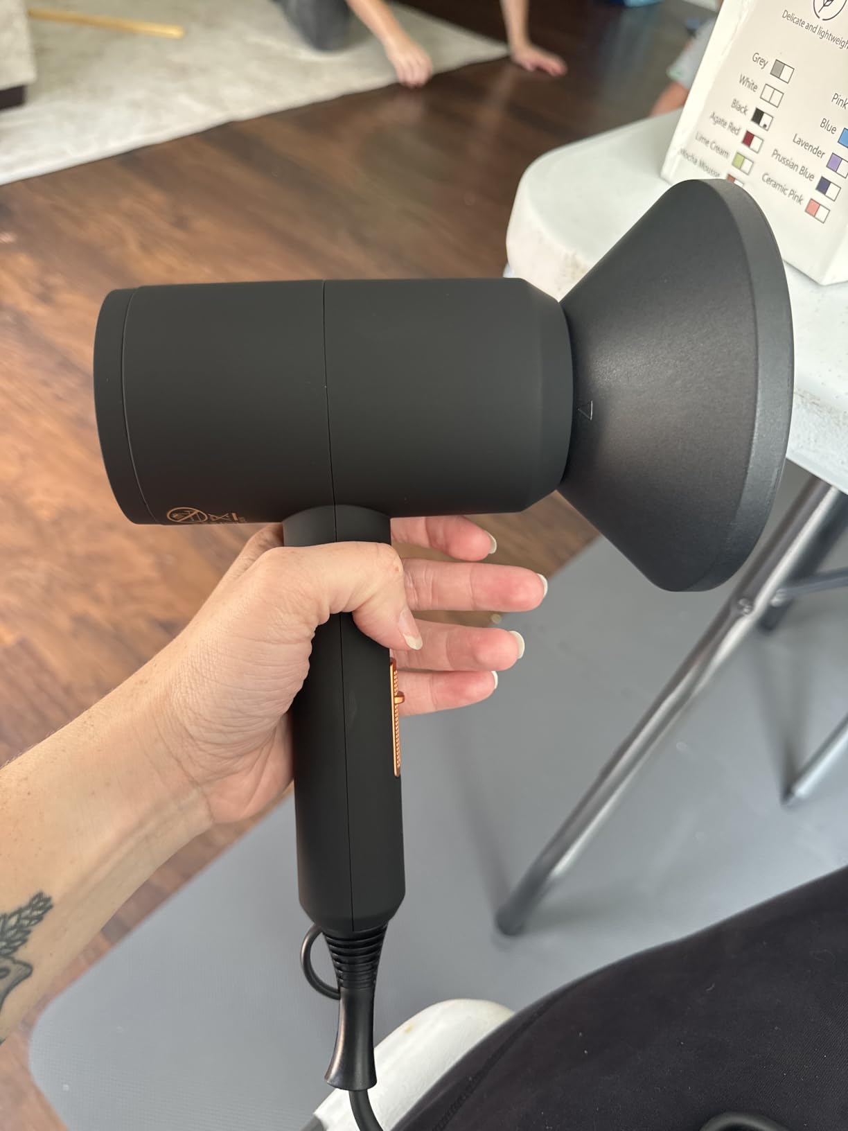slopehill Professional Ionic Hair Dryer, Powerful 1800W Fast Drying Low Noise Blow Dryer with 2 Concentrator Nozzle 1 Diffuser Attachments for Home Salon Travel customer photo 1