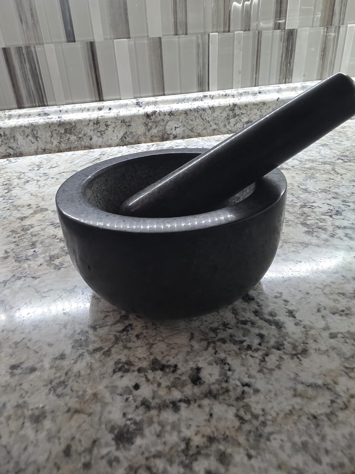 Priority Chef Heavy Duty Large 2 Cup Mortar and Pestle Set, 100% Natural Granite, 6.3 Inch Diameter Bowl, 6.5 Inch Pestle, Non-Slip Base, Stone Grinder for Guacamole Salsa Pesto Herbs Spices, Black customer photo 2