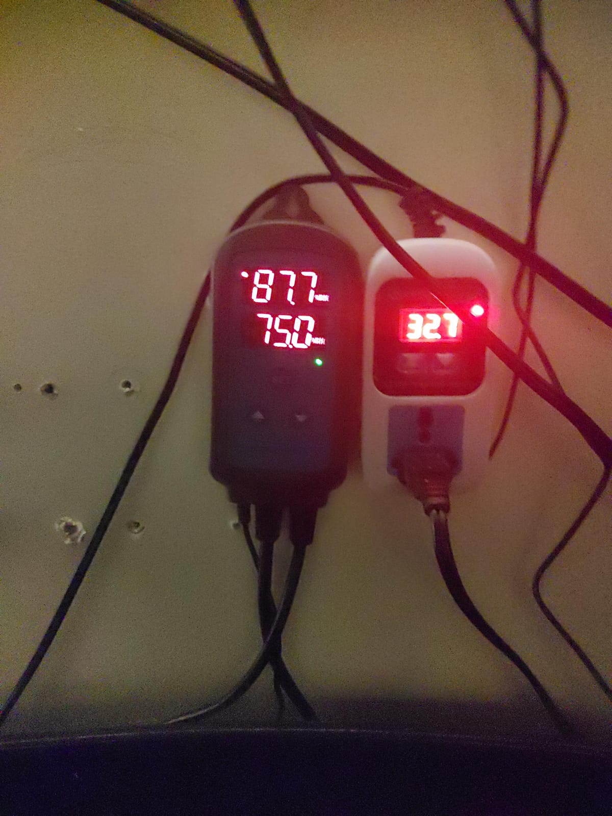 Inkbird Digital Wi-Fi Humidity Controller IHC-200 Dual Outlet Pre-Wired Humidistat for Mushroom Growing Curing Meat Reptile Greenhouse Support Humidifier Dehumidifier Fan iOS&Andriod. customer photo 2