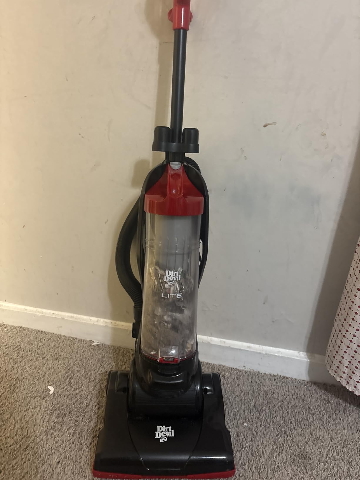 Dirt Devil Endura Lite Upright Bagless Vacuum Cleaner customer photo 1