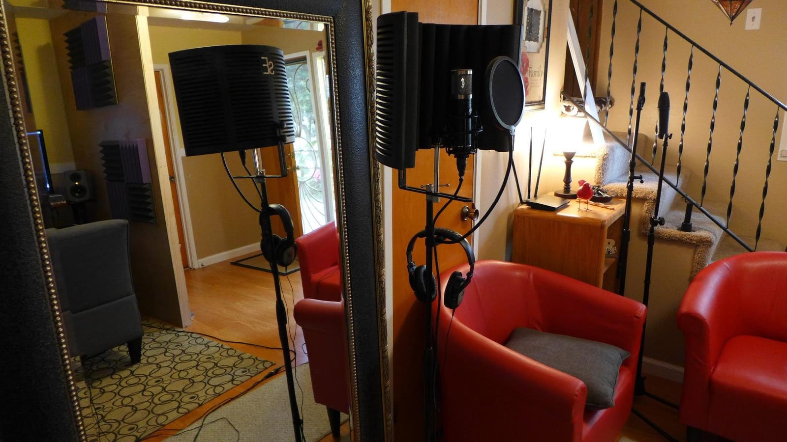 SE ELECTRONICS RF-X Reflexion Filter - Portable Microphone Isolation Shield for Recording Music, Podcasts & Voice-Overs - Four-Layer Acoustic Sound Shield for Home Recording Studio Equipment (Red) customer photo 1