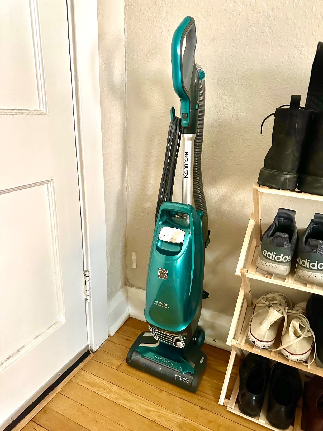 Kenmore Intuition Bagged Upright Vacuum Lift-Up Carpet Cleaner customer photo 2