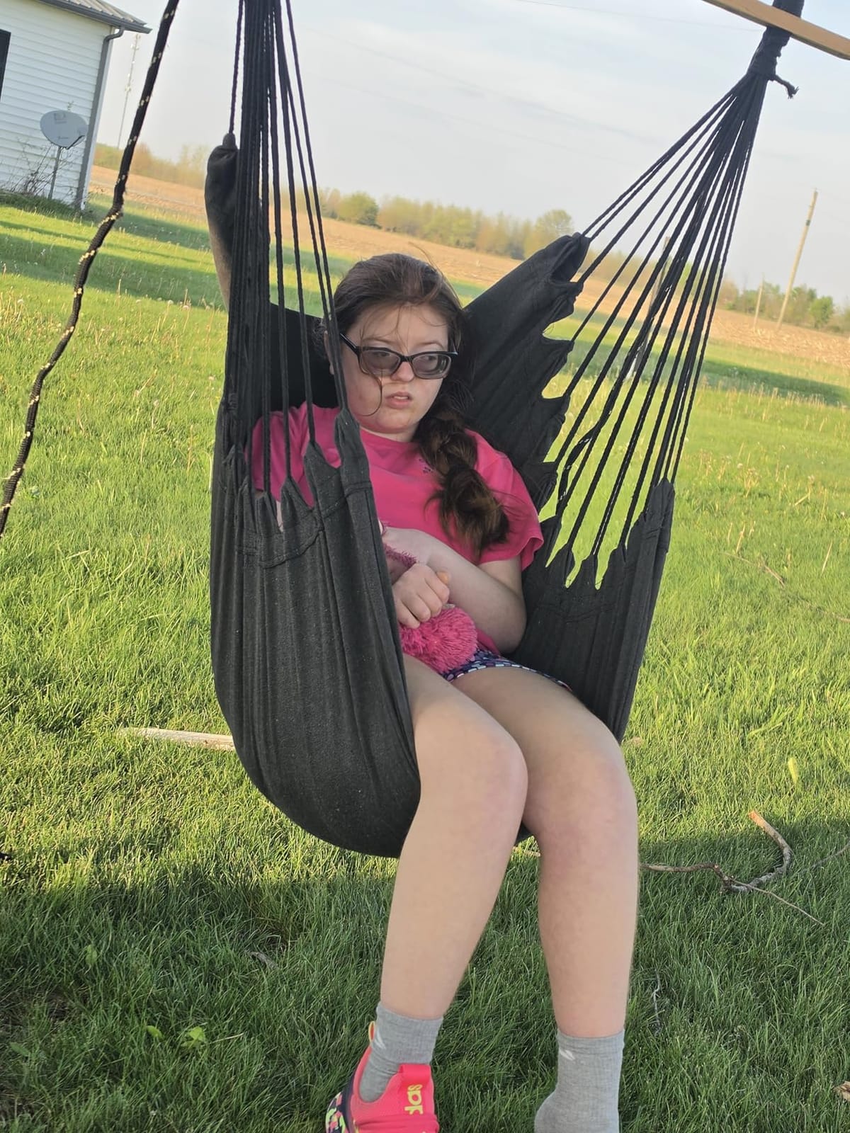 Hommtina Hammock Chair Hanging Rope Swing, Max 300 Lbs Hanging Chair with Pocket & Durability Perfect for Outdoor, Home, Bedroom, Patio, Yard (Pillows NOT Included,Dark Gray) customer photo 1