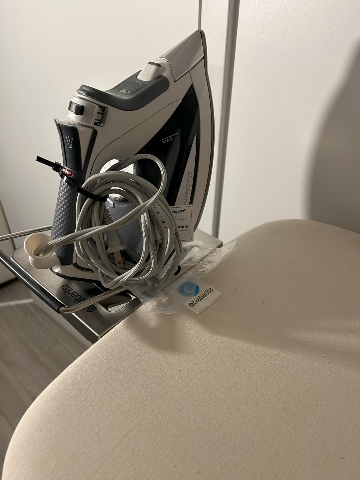 Rowenta Focus Excel Steam Iron for Clothes, Anti-Drip Protection, Iron Steamer for Clothes, 1725 Watts, DW5280, Grey customer photo 2